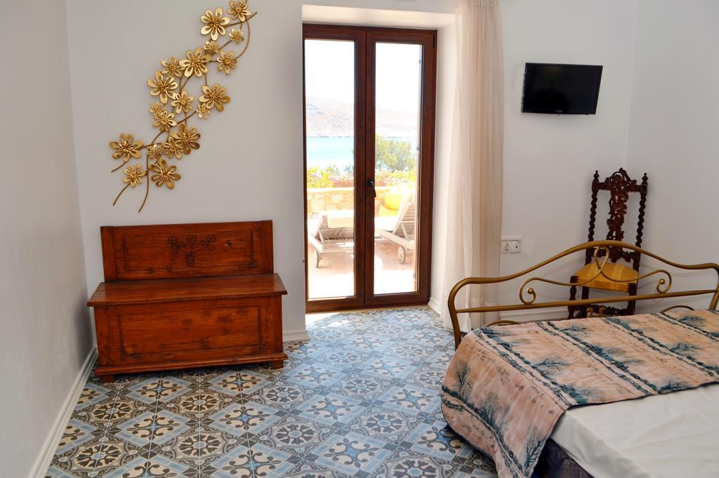 Belvedere Private Luxury Beach Villa Chalki Town Habitación foto