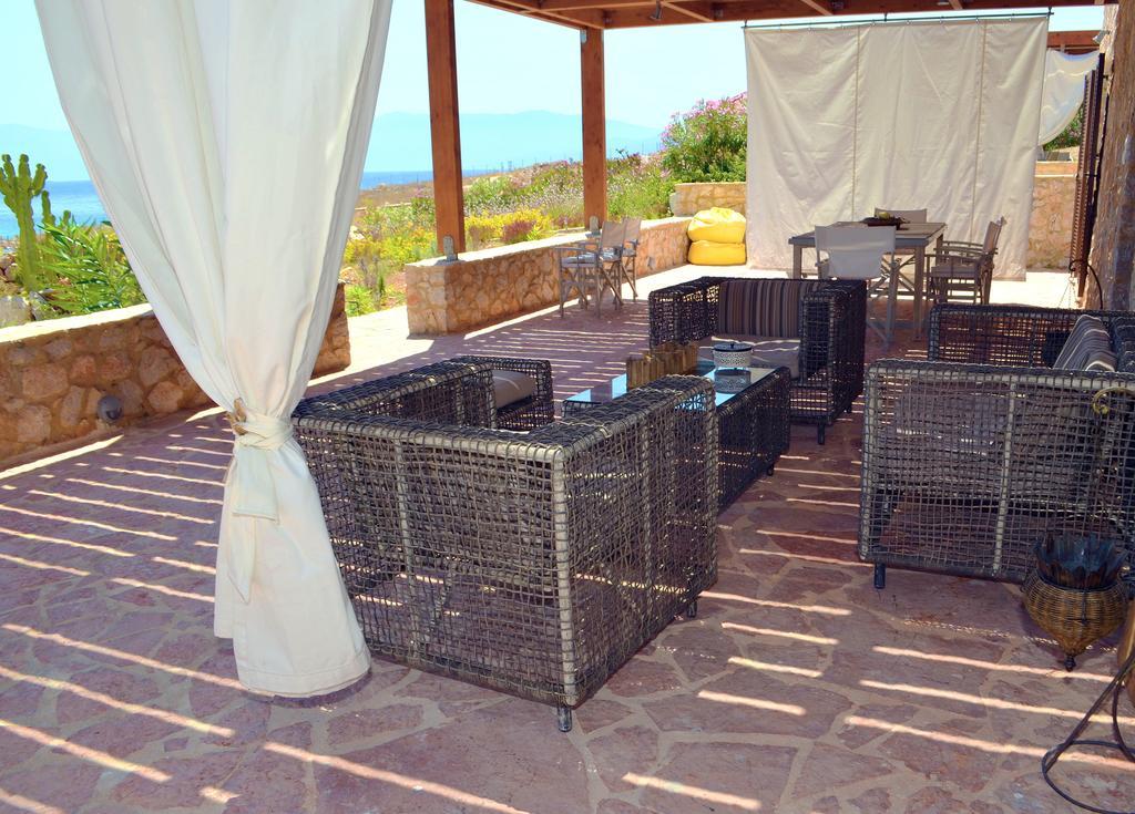 Belvedere Private Luxury Beach Villa Chalki Town Habitación foto